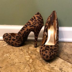 Leopard print suede pumps, size 9.5